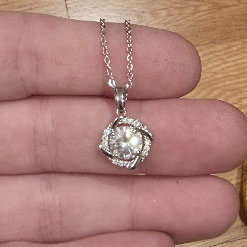 1 Carat Windmill Moissanite Sterling Silver Pendant Necklace - Picture 4 of 7